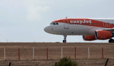 Donna morta su volo Easyjet a Malaga, accusata famiglia Gb