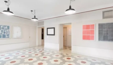 Cartacarbone, cartoline e Trattopen: il fascino dei materiali di una volta in mostra a Milano 