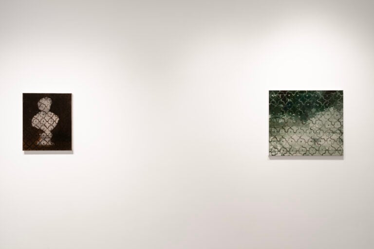 Epifania o il tempo di una sigaretta, Galleria Francesca Antonini, Roma 2025, installation view. Ph: Filippo De Majo