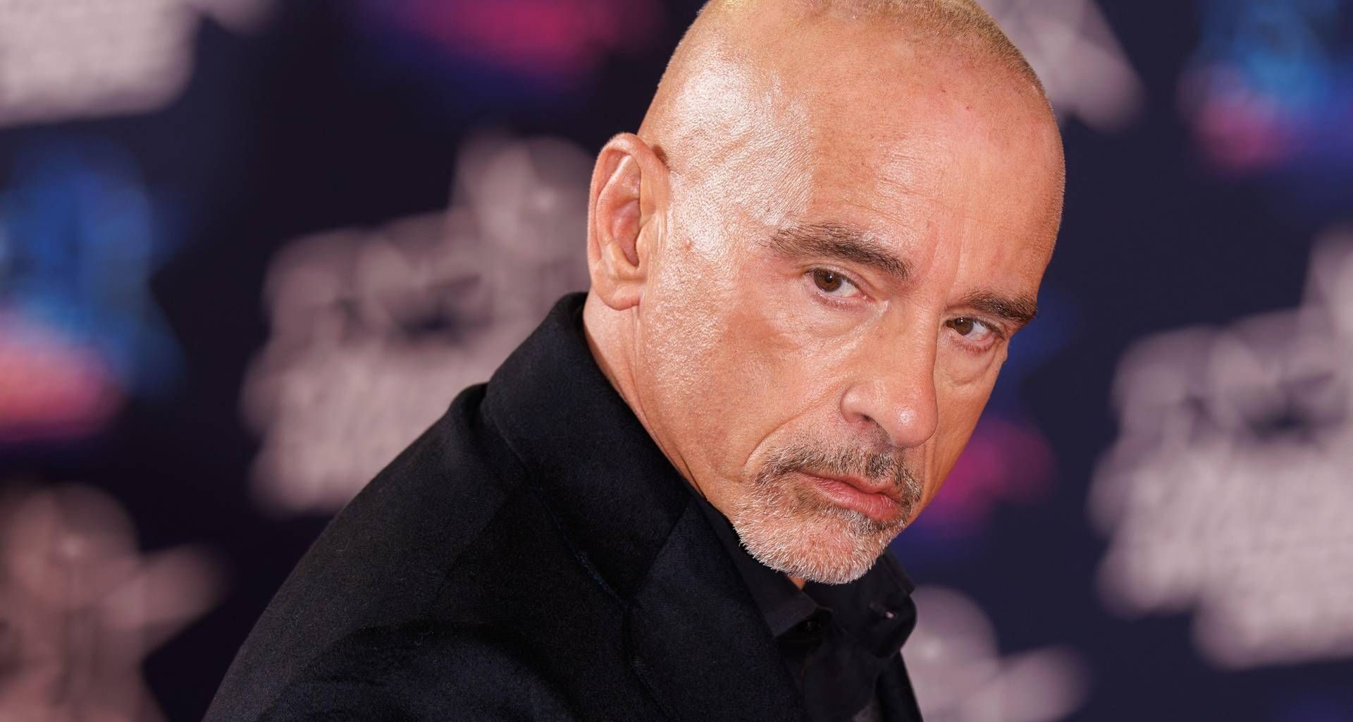 Eros Ramazzotti, il vicino gli fa causa per 200mila euro: cosa succede