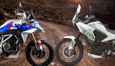 Sfida novità 2026: la BMW F450GS e la Kawasaki KLE500 contro tutte le rivali [VIDEO]