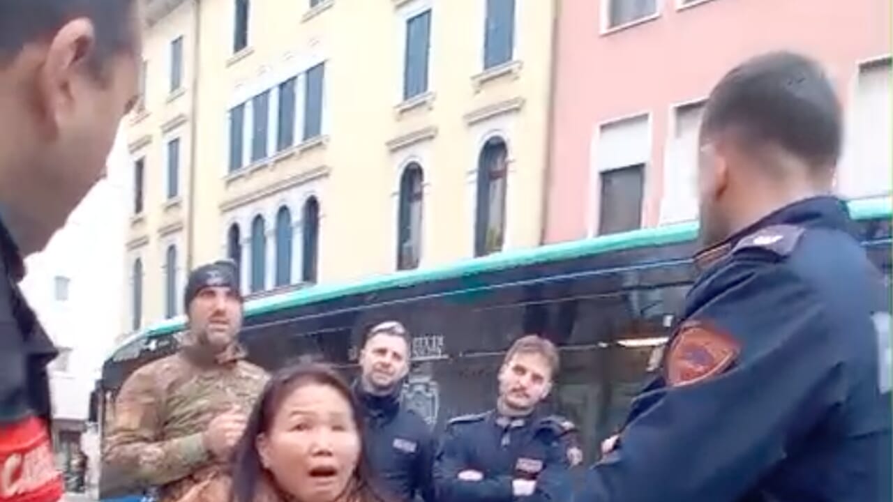 bloccato da cittadini, carabinieri, polizia ed esercito
