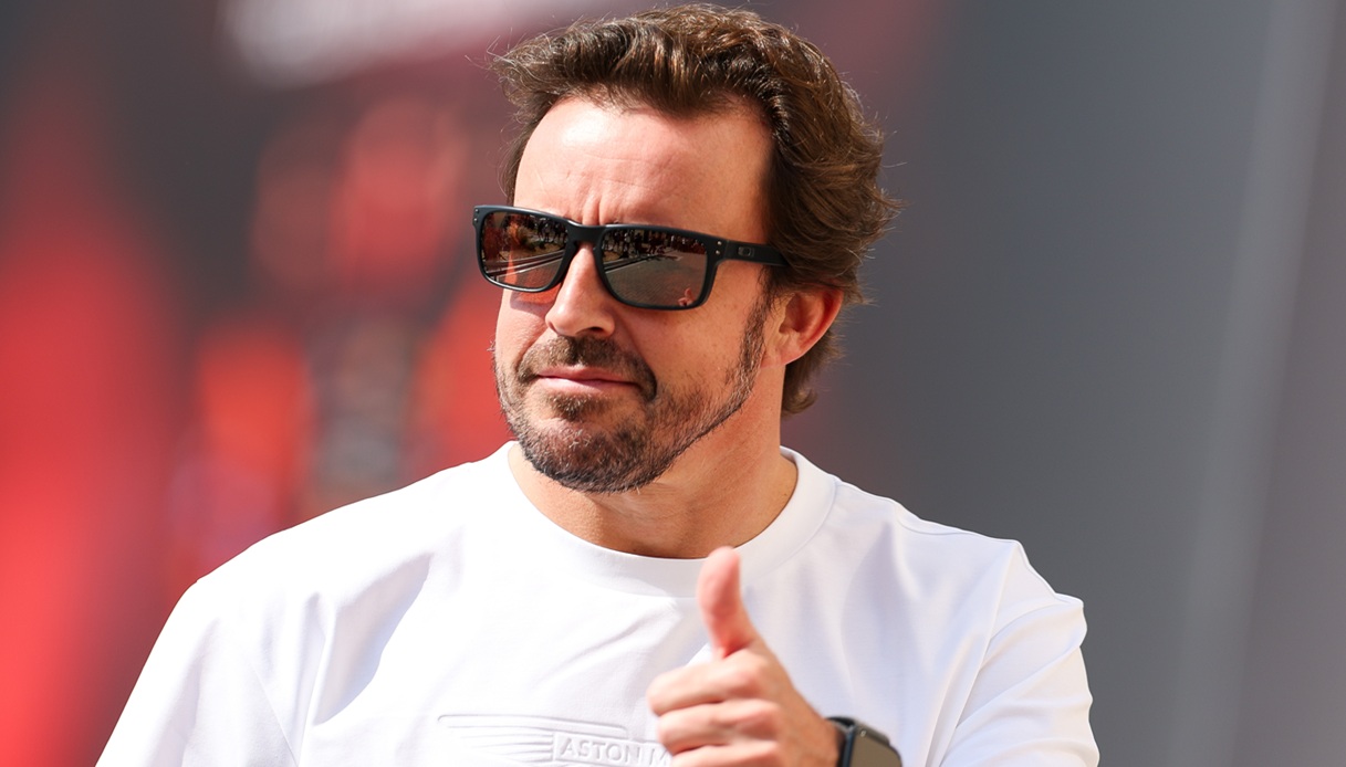 Alonso alla guida di una 512 TR riaccende la passione dei tifosi Ferrari