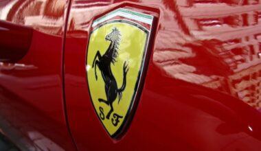Perché il titolo di Ferrari in Borsa sta calando a picco? - News