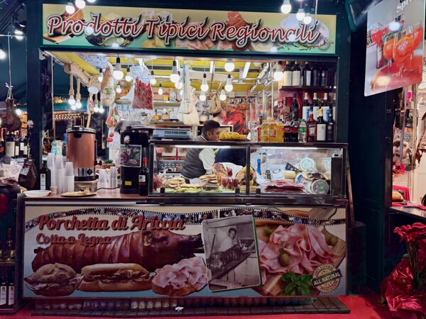 Fiera della Befana 2025-2026 a Piazza Navona a Roma, banchi del salato