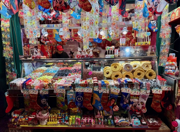 Fiera della Befana 2025-2026 a Piazza Navona a Roma, banchi