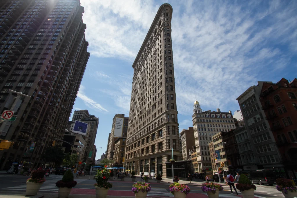A New York il famoso Flatiron Building diventerà un palazzo di appartamenti: la nuova vita dell’icona di Manhattan