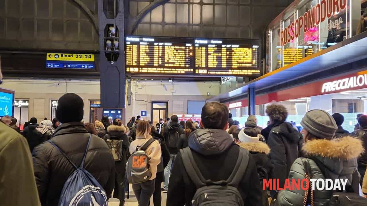 Perché oggi i treni dell'alta velocità hanno oltre un'ora di ritardo