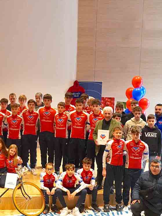 In prima fila, la bicicletta di Guido Janeselli, che ha corso un Giro d'Italia