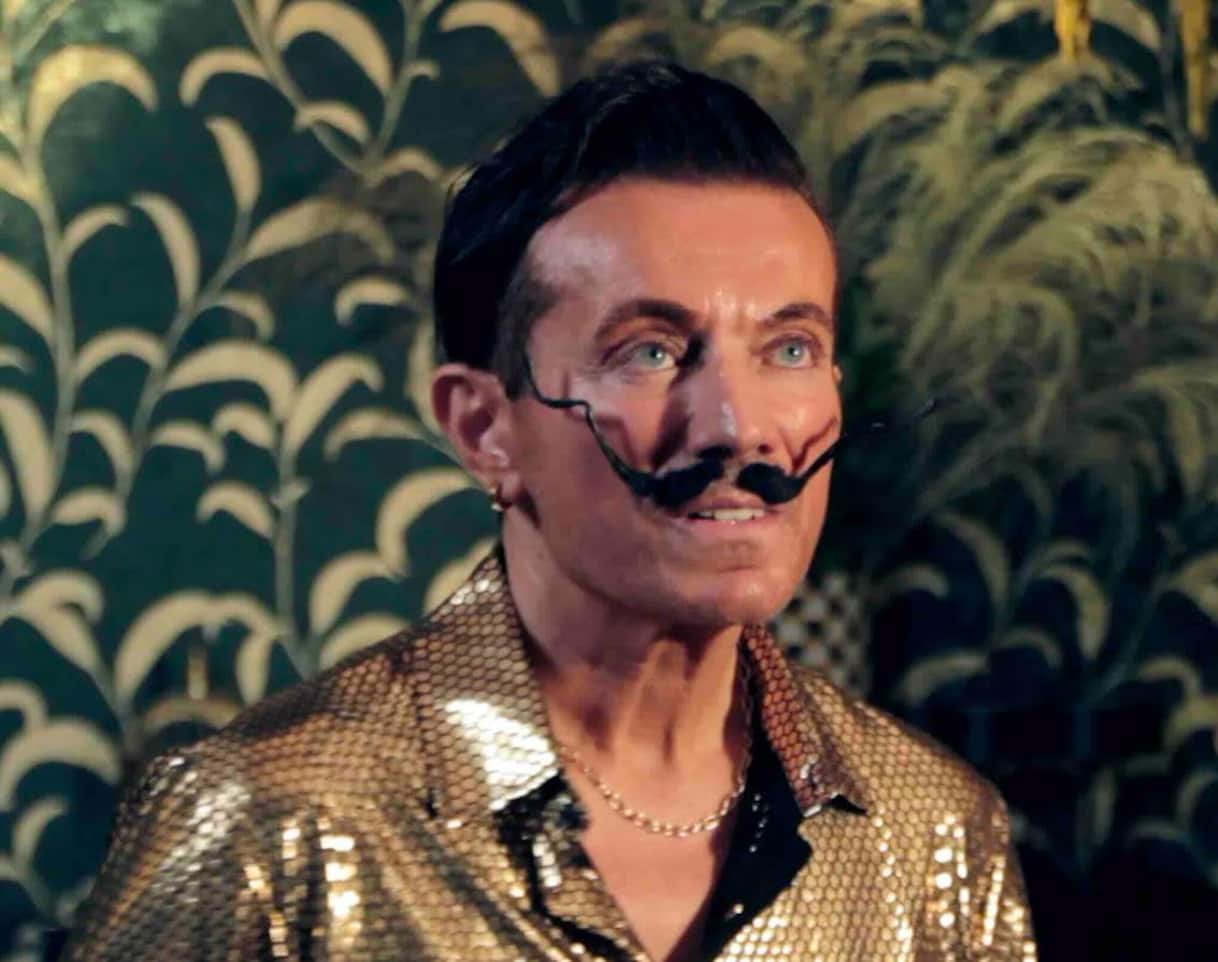 Fuoricentro presentano il singolo Amanda Lear: il video