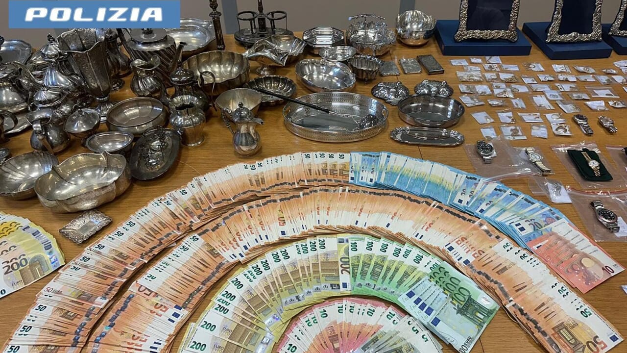Quattro persone arrestate per ricettazione a Milano