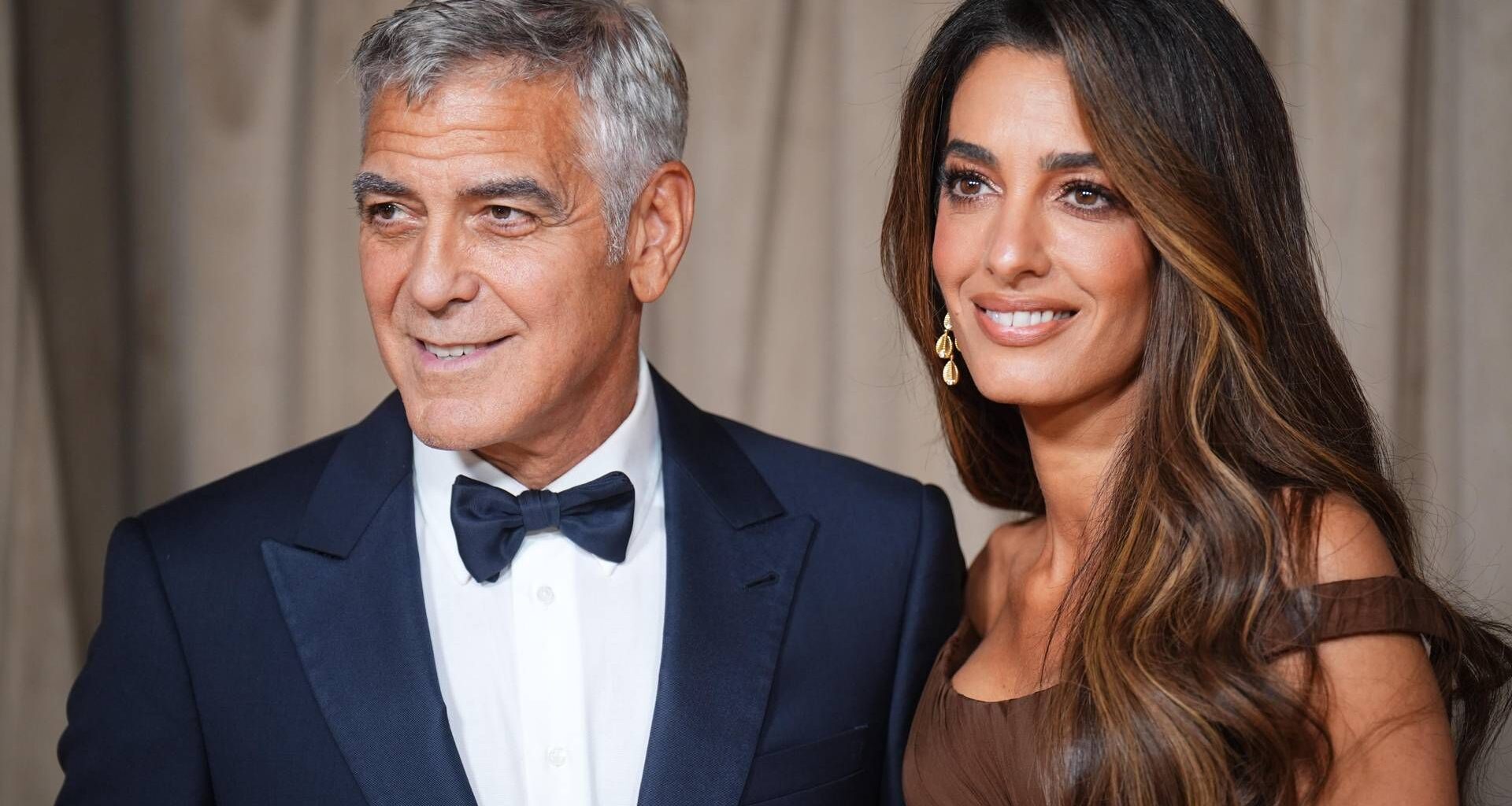 George Clooney con la moglie Amal e i figli diventano francesi: perché questa decisione