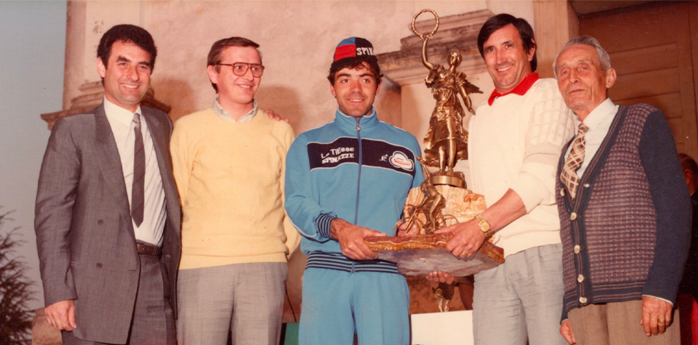 E' l'edizione 1984, vinta da Renato Piccolo. Primo a sinistra Ezio Piccoli, vincitore nel 1965 e organizzatore