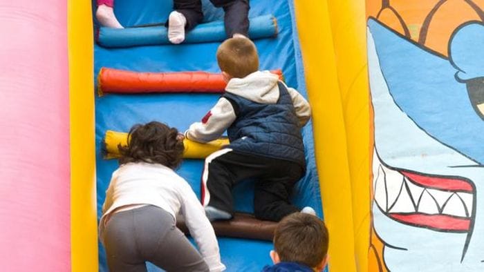 «Giochi in Fiera», gonfiabili e letture