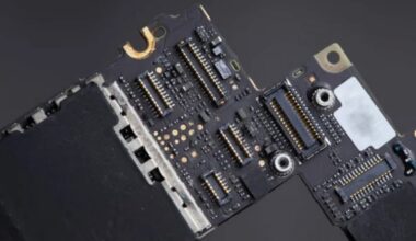 Flagship rallentati ed entry-level ridimensionati: la crisi potrebbe far tornare gli smartphone da 4GB di RAM