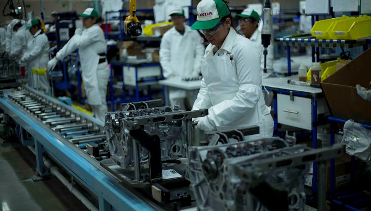 La carenza di semiconduttori colpisce ancora, fermi altri impianti auto