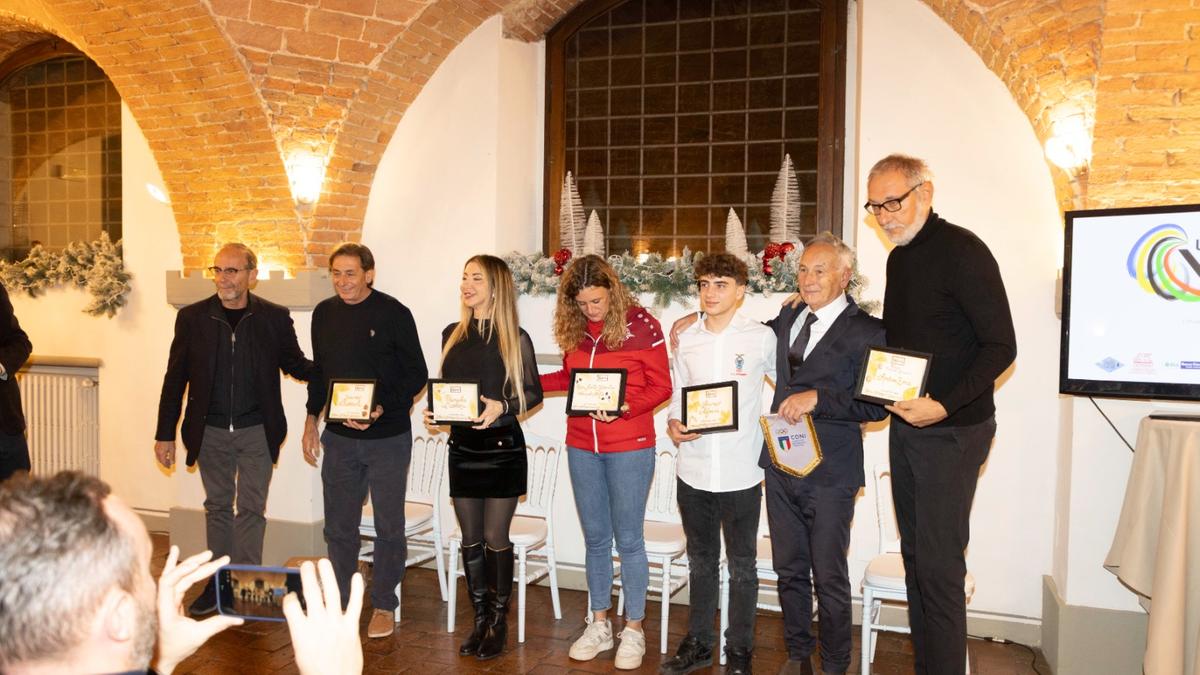 Ciclismo: Chioccioli e Noferini premiati a Le Velo a Scarperia