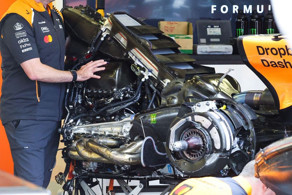 La power unit Mercedes sulla McLaren MCL39