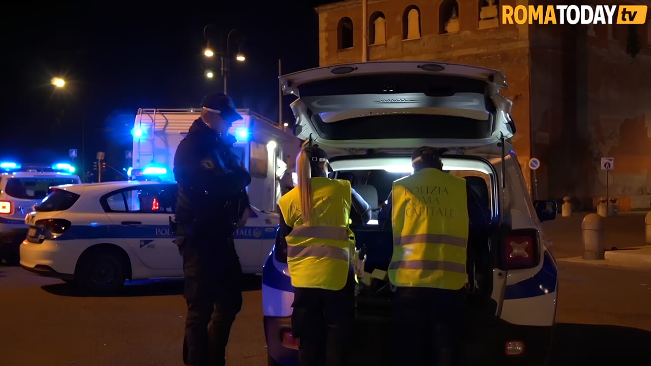 I romani rallentano, ma parcheggiano sempre peggio. Cosa dicono le multe dei vigili di Roma