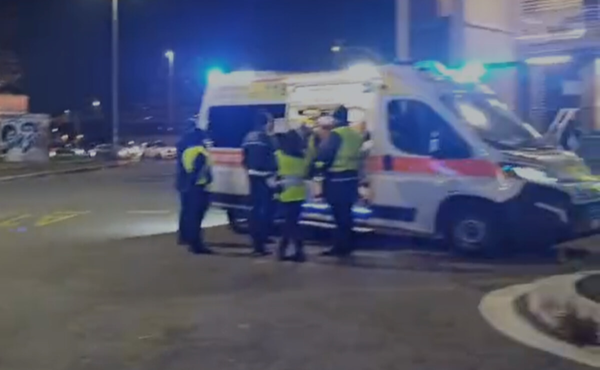 I soccorsi all'autista ferito