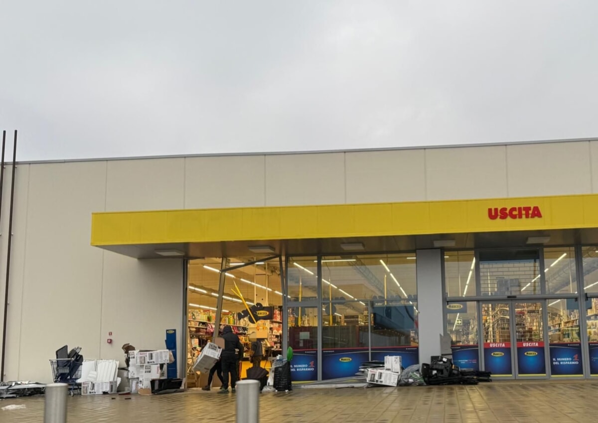 Il furto ad Abbiategrasso - Foto da Facebook/MaxIlardi-3