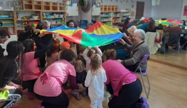 Daniela e l’Alzheimer del marito. Dall’ira e la solitudine ai giochi con i bambini: il progetto che funziona