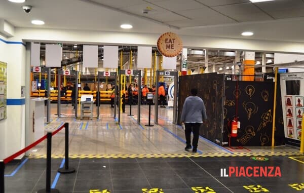 ingresso magazzino Amazon-2 ingresso magazzino Amazon-2