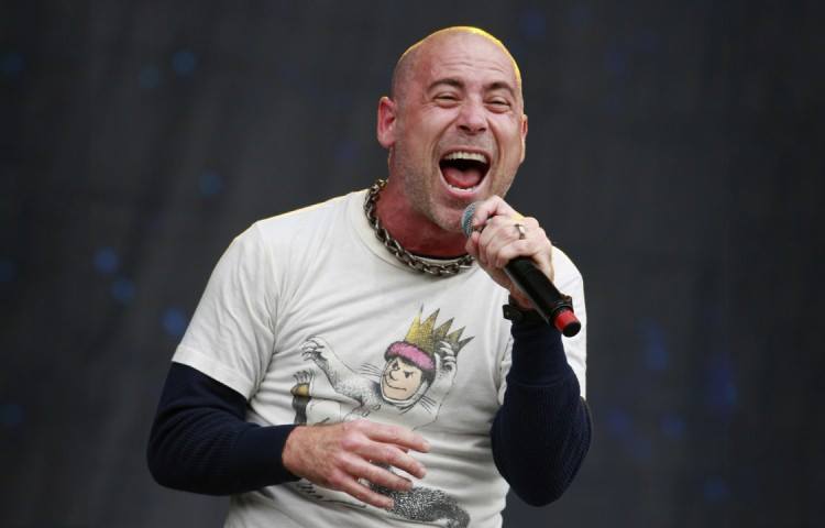 l'ex cantante John Bush dal vivo con le canzoni dei quattro album registrati con la band