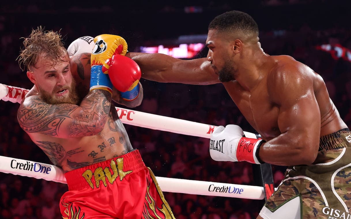 Joshua senza pietà: Paul Ko al 6° round con la mascella rotta. Le foto del match - Sky Sport