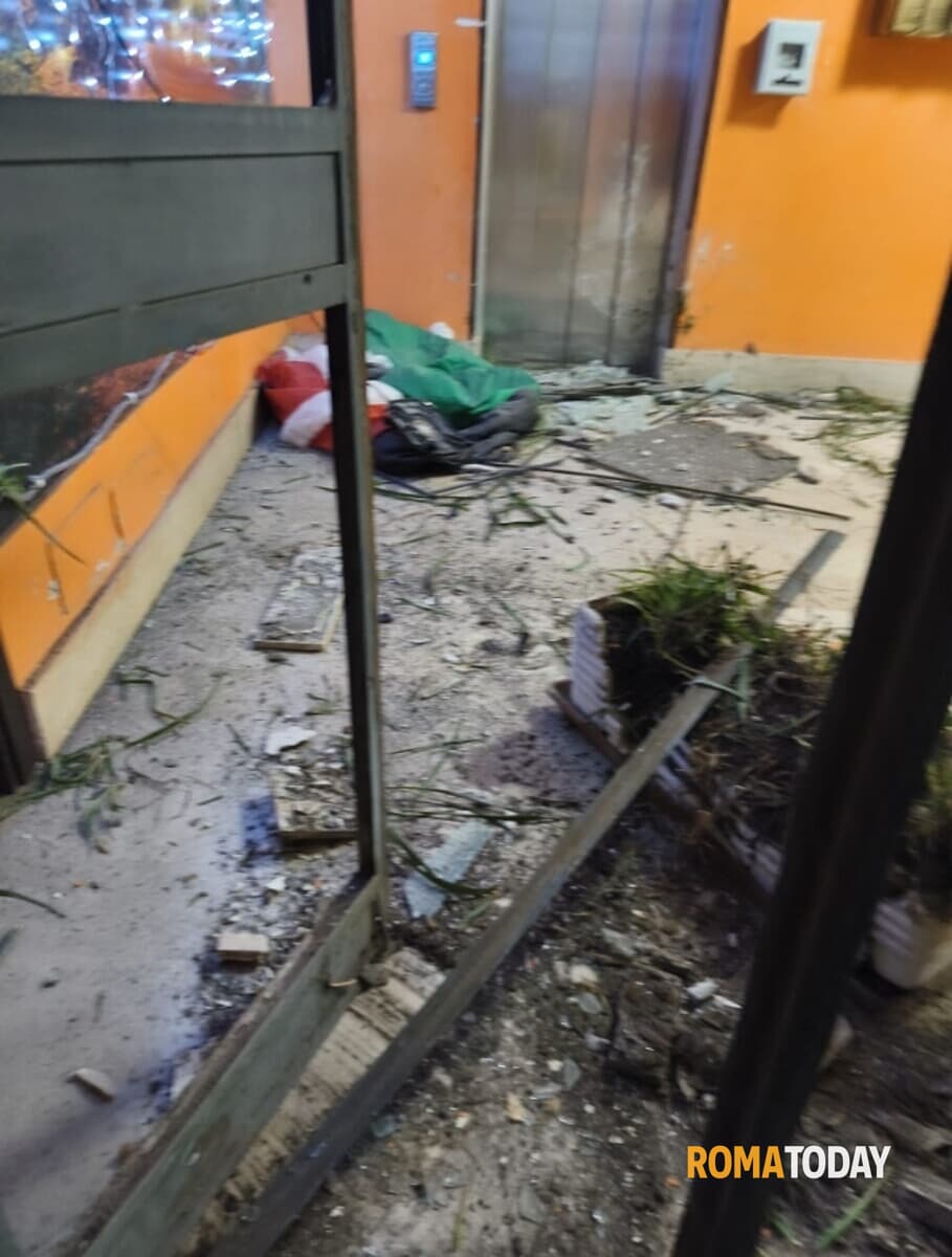 L'androne del palazzo L'androne del palazzo