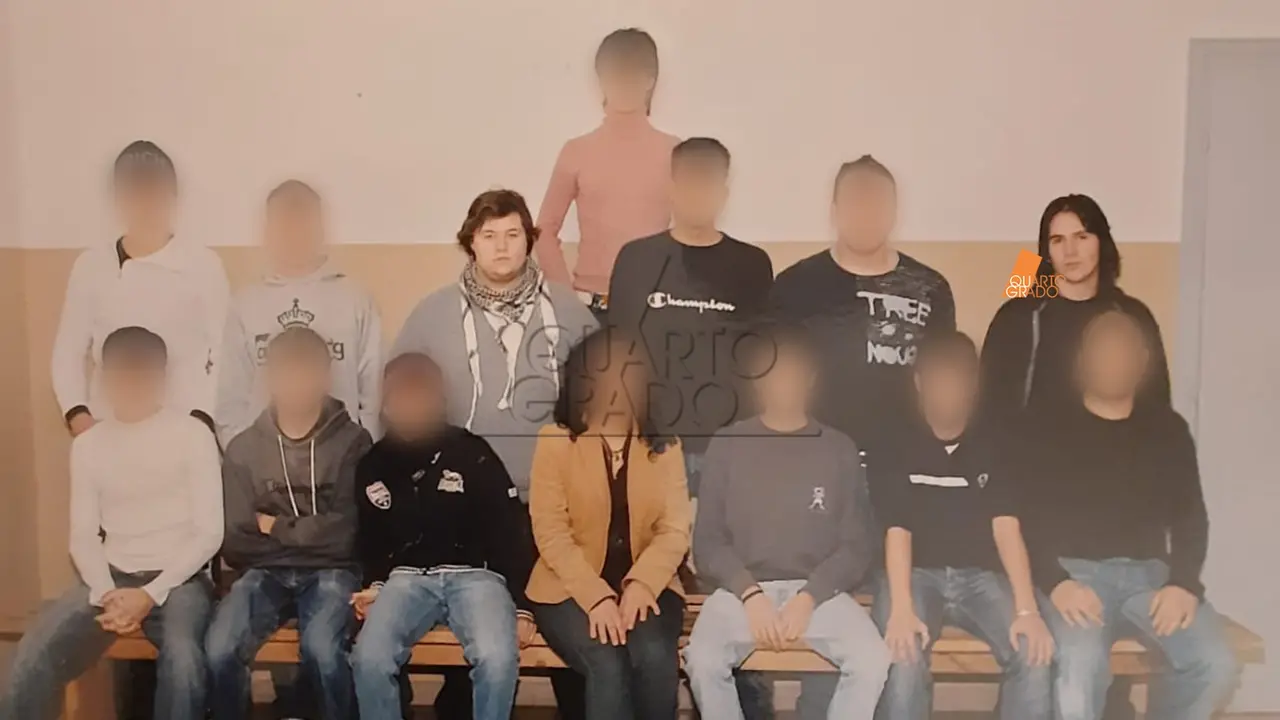 La foto di classe all’Ipsia Sannazzaro De Burgondi: visibili Marco poggi, fratello di Chiara e a destra Andrea Sempio