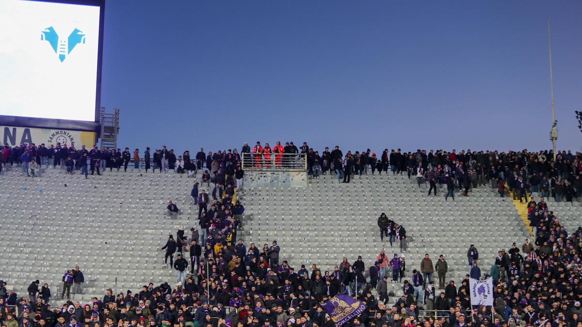 Fiorentina, la Fiesole ora alza i toni. Duro comunicato dei tifosi. “Noi non molliamo, via tutti"