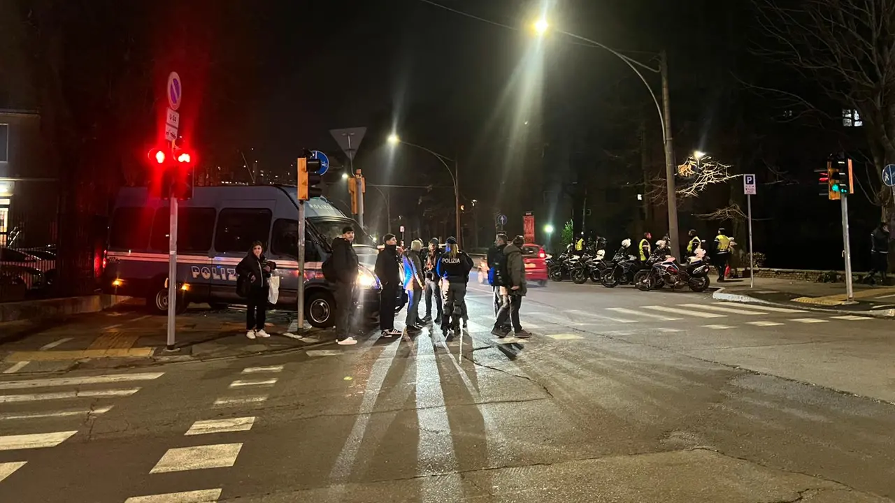 La situazione in zona Fiera a Bologna prima della gara tra Virtus e Hapoel Tel Aviv