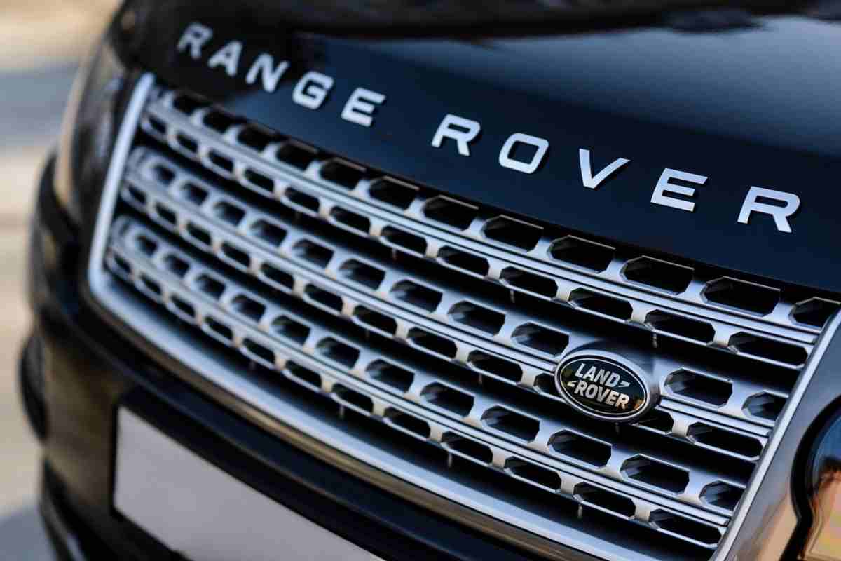 Motori Jaguar Land Rover, che problemi hanno? Cosa sta lasciando sgomenti alcuni clienti
