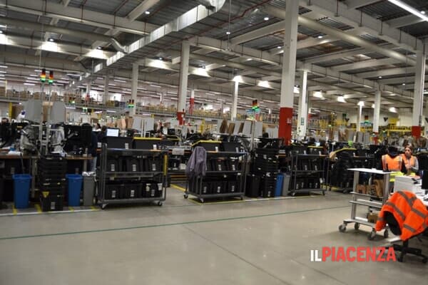 lavoratori Amazon-3 lavoratori Amazon-3