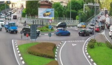 Code da incubo sulla Statale 36, un’ora e mezza per fare 4 chilometri: “Così è una follia”