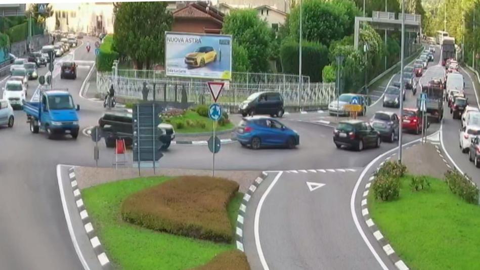 Code da incubo sulla Statale 36, un’ora e mezza per fare 4 chilometri: “Così è una follia”