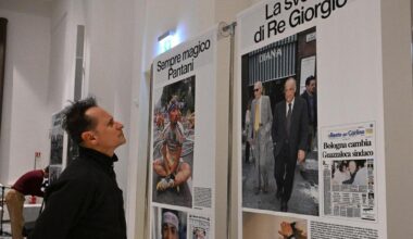 Le fotografie e le parole in 46 pannelli. Poi il tour