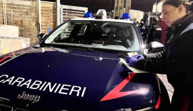 la vittima ha 24 anni. Le telecamere riprendono tutto