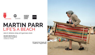 Morto Martin Parr, il fotografo del grottesco a colori