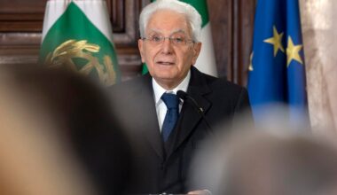 Mattarella, gli auguri di Natale e il discorso di fine anno alle alte cariche