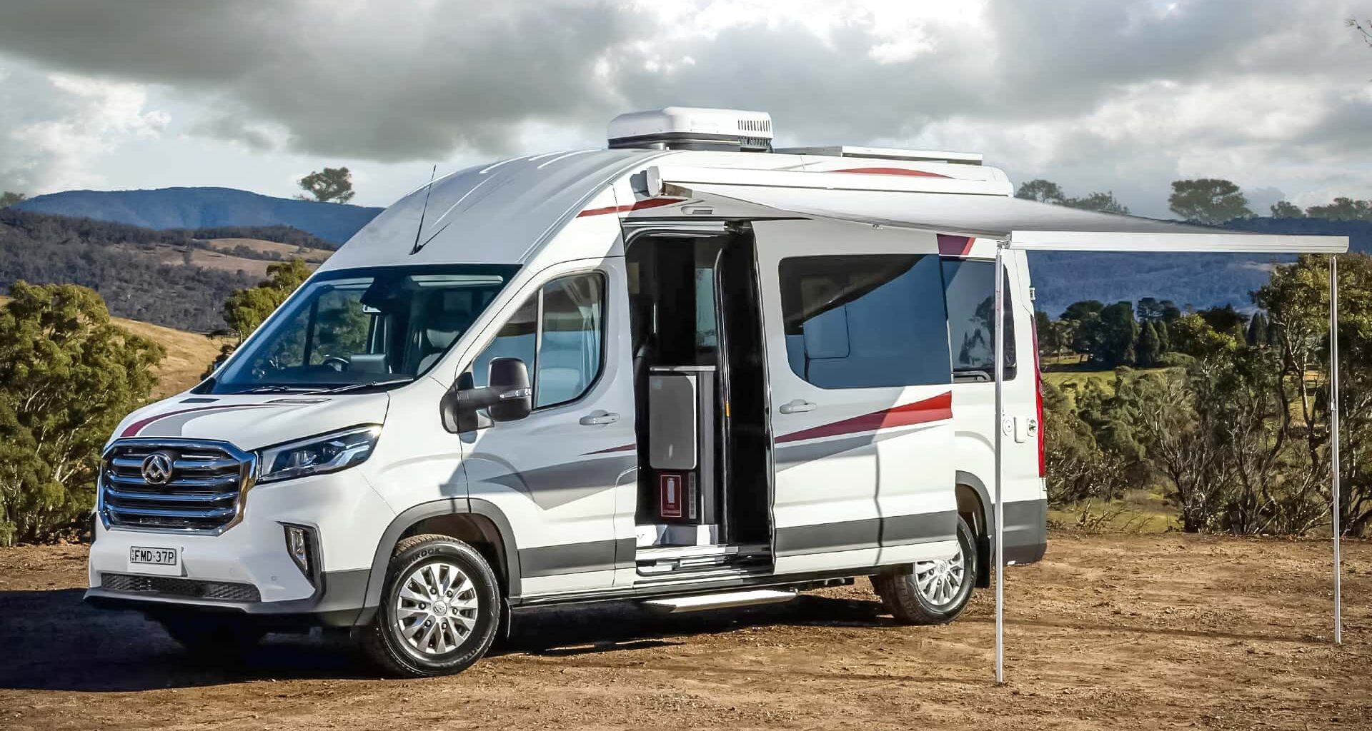 Il van cinese il Maxus Deliver 9 si trasforma in camper low cost