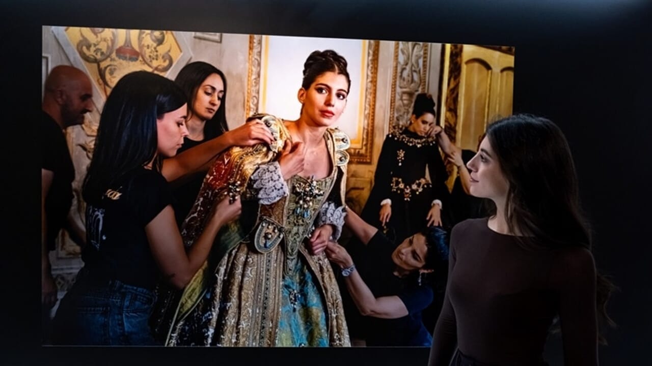 E' un successo la mostra fotografica di McCurry "Raccontare l'Umbria": storie, volti, comuni immortalati