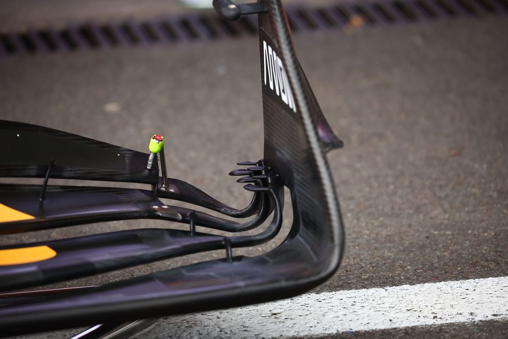 McLaren MCL39: la paratia laterale con i soffiaggi per creare l'effetto out wash