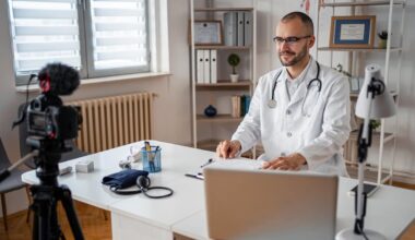 Certificato di malattia a distanza, in arrivo la televisita: cosa cambia