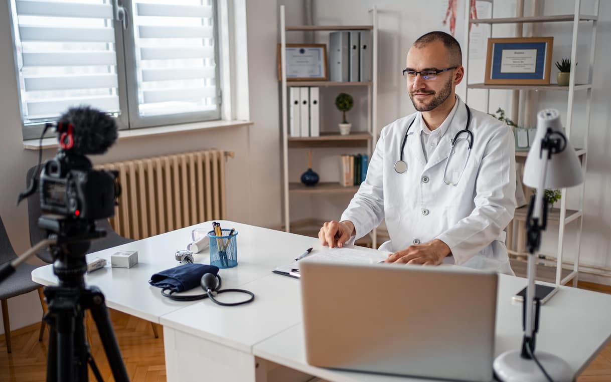 Certificato di malattia a distanza, in arrivo la televisita: cosa cambia