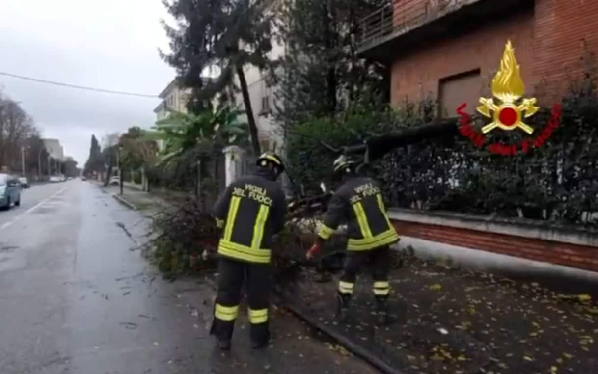 Meteo, allerta rossa in Emilia-Romagna e gialla in 5 regioni. Neve in Piemonte