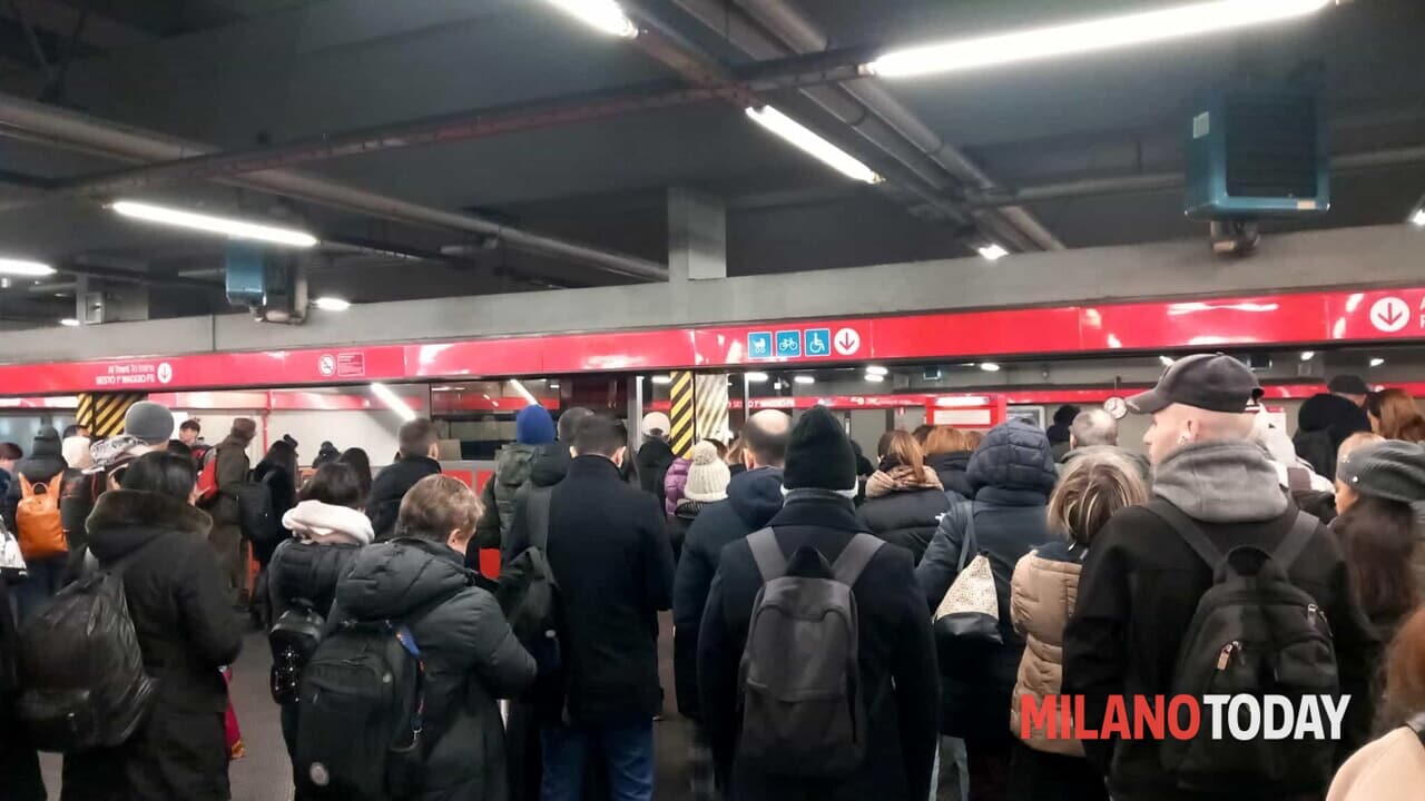 gli orari di treni e mezzi di trasporto e le manifestazioni a Milano