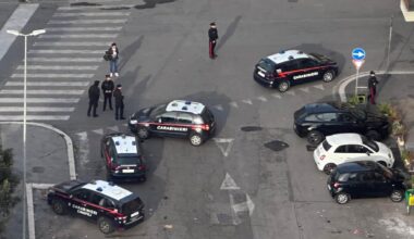 Roma, ragazza di 23 anni violentata da 3 uomini fuori dalla metro Jonio