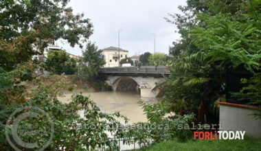 "Tenersi lontano dagli argini fluviali"